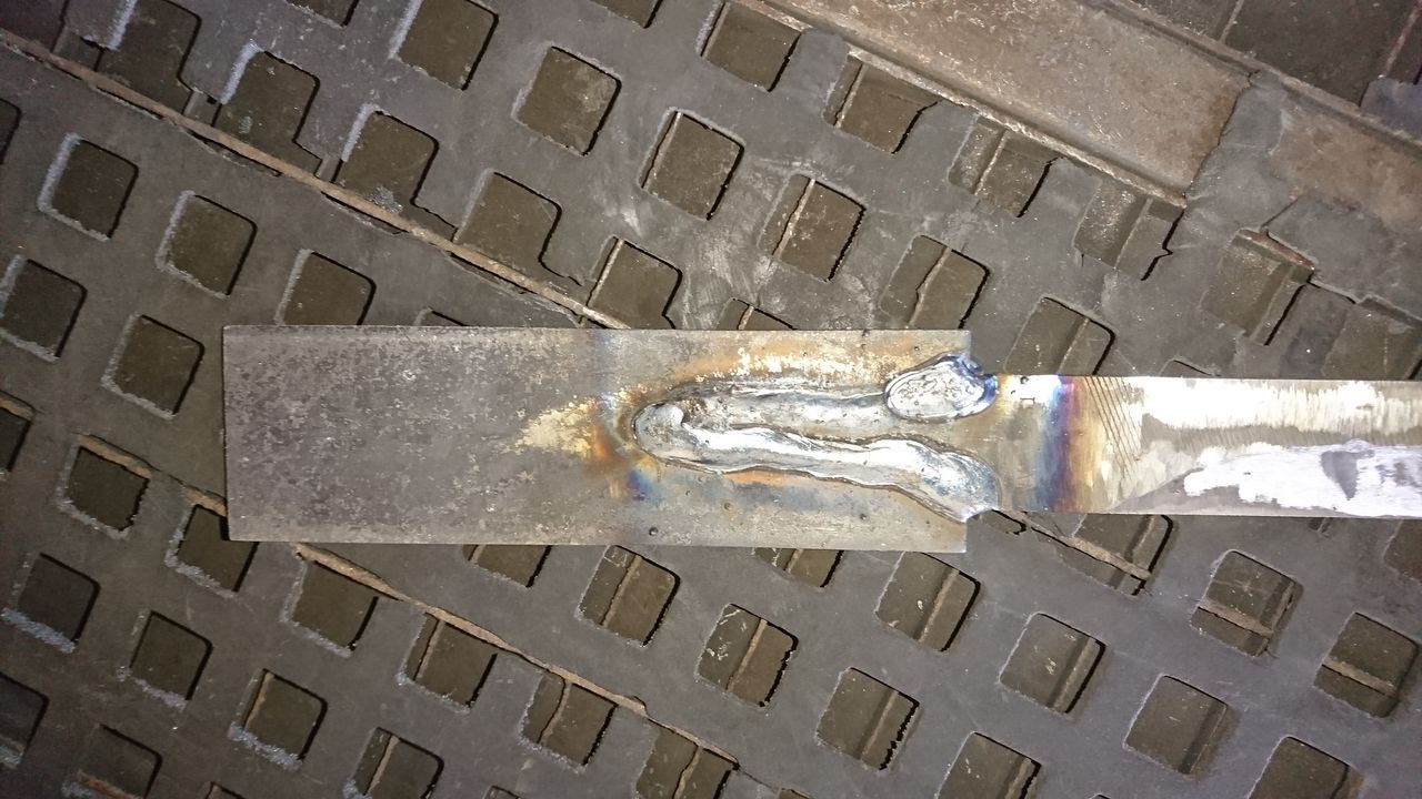 鉄板を溶接